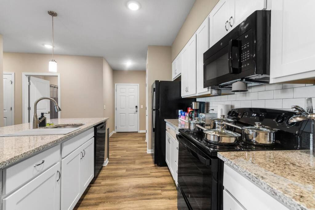 Elegant 2 Bedroom/2 Bath Condo With All Amenities Мельбурн Экстерьер фото